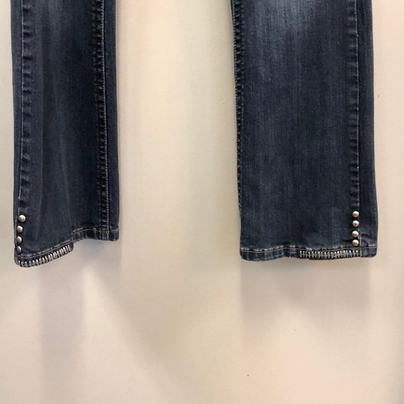 Cowgirl Tuff Co Jeans - Picture 2 of 7